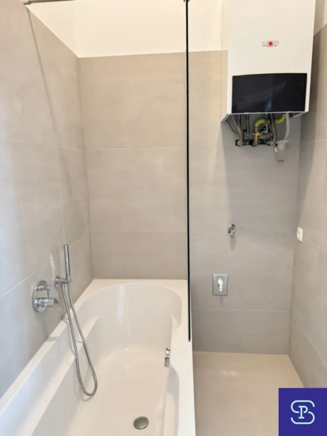 Bad mit Wanne