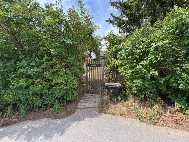 Zugang zum ca. 400m² Garten