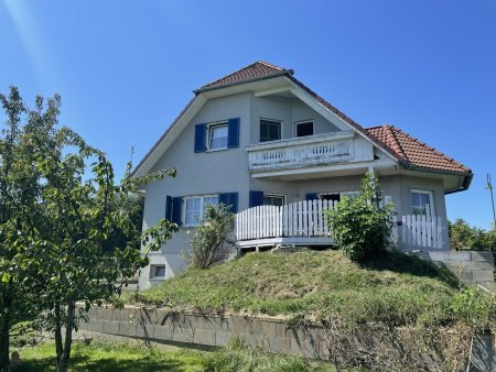 Charmantes Einfamilienhaus mit 1000m² Grundstück in Nodendorf wartet aufs Wachküssen - Ihr neues Zuhause!