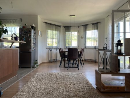 Charmantes Einfamilienhaus mit 1000m² Grundstück in Nodendorf wartet aufs Wachküssen - Ihr neues Zuhause!