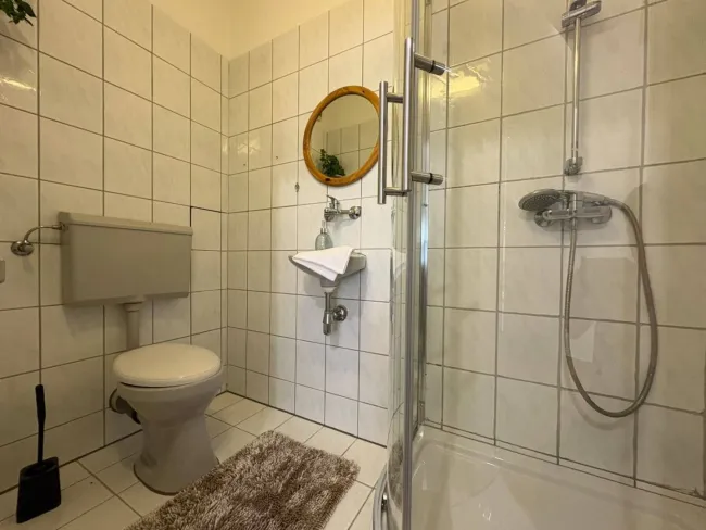 Gäste WC (inkls. Dusche)