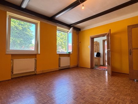 Jetzt hat jeder sein eigenes Zimmer - großes, renoviertes Landhaus mit gemauertem Stadl
