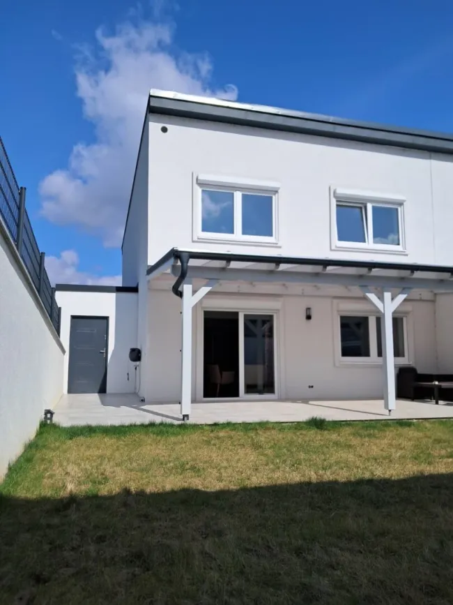 Exklusiver Wohnkomfort mit perfekter Wien-Anbindung - 3 Schlafzimmer, PV, Wärmepumpe & Klimaanlage – €425.000 - Bild