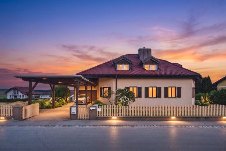 Exklusives Einfamilienhaus in Kronberg – 366m² Wohnfläche, 6 Zimmer, fast 8.000m² parkähnlicher Garten, Salzwasserpool, Golfsimulator, uvm!