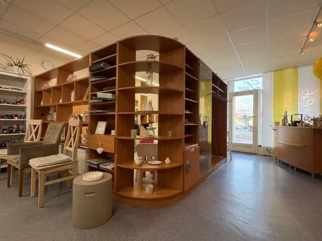 Renditeobjekt in Zistersdorf: 4 Zimmer, Terrasse, Garage, 90m² Wohnfläche & 100m² Geschäftslokal - Bild