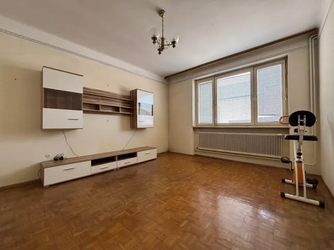 Platz für Mensch, Tier & Traktor - Wohnhaus mit zwei großen Stadln auf 1300m² Grundstück - Titelbild