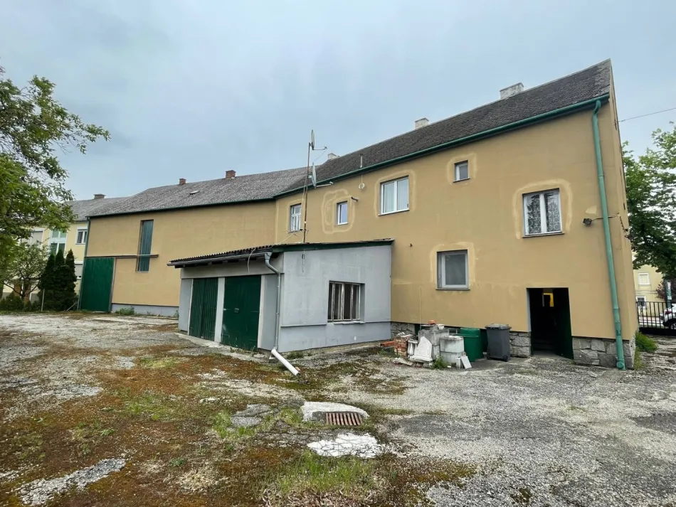 Garage vom Hof aus befahrbar