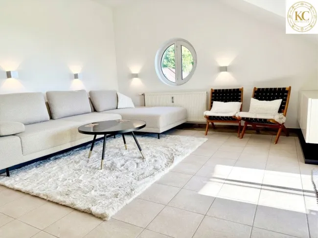 Stylisches Design-Apartment mit Balkon und Wörthersee-Blick – Wohnen, wo andere Urlaub machen - Bild