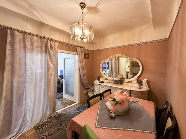 ***Sanierungsbedürftige 2,5 Zimmer-Wohnung nahe Brunnenmarkt*** - Bild