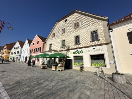 Vorderansicht - ADEG