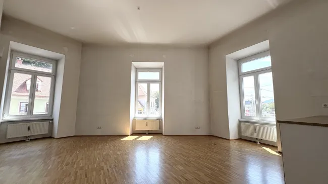 LICHTDURCHFLUTETE 3-ZIMMER-WOHNUNG | IHR NEUES ZUHAUSE I ROTO IMMOBILIEN - Titelbild