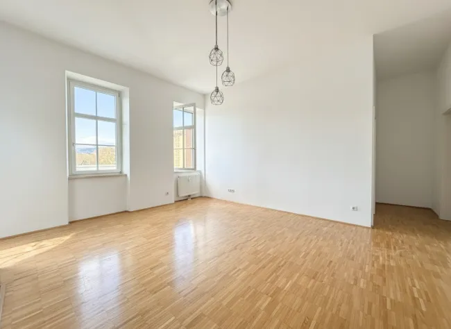 *** Top Lage *** charmante 2 Zimmerwohnung inmitten der Stadt | Schlossbergblick - Bild