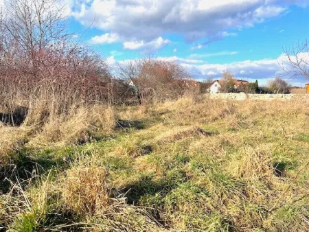 Sonniges Grundstück mit Weitblick – Eckgrundstück! - Bild