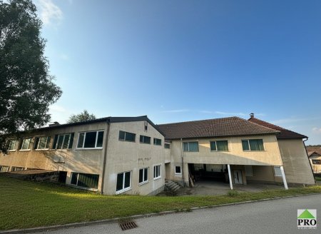 Alte sehr gut erhaltene Fabrik im Waldviertel für Bauträger (Umbau in Wohnungen) oder jegliche Liebhaber alter großer Gemäuer - viele Nutzungsarten möglich!