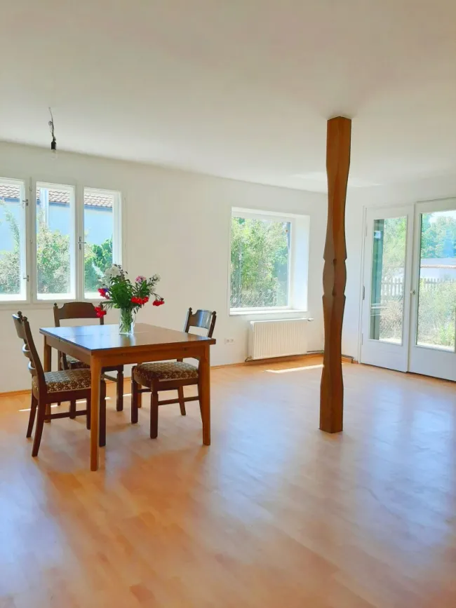 Renovierter Bungalow (teilmöbliert) | 4 SZ | Garten | 2 Stellplätze | Wien-Nähe I Ideal für Expat - Projektteams/ Firmenmiete möglich - Bild