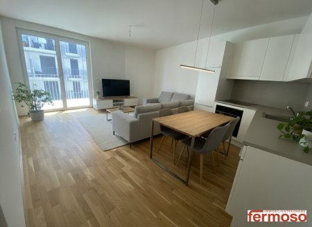 Familienfreundliche 3-Zimmer-Wohnung mit Balkon nahe Oberlaa