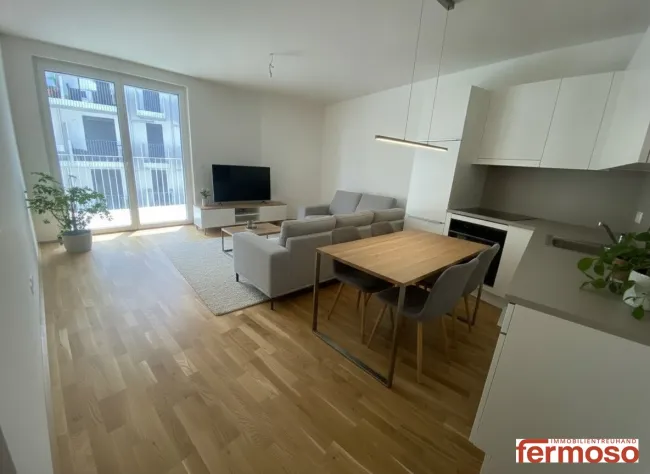 Familienfreundliche 3-Zimmer-Wohnung mit Balkon nahe Oberlaa - Titelbild
