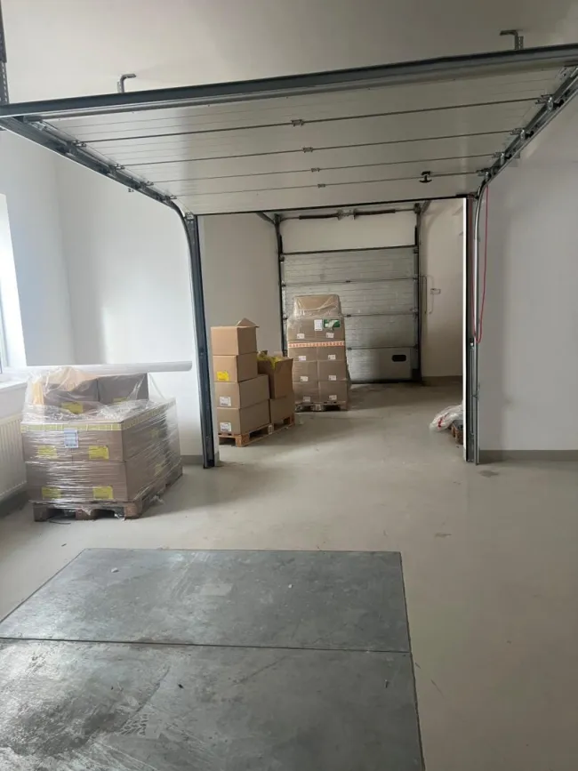Gewerbeobjekt staubfreie Produktion 1271m² vollsaniert, Stellplätze, äußerst verkehrsgünstig gelegen, teilbar - Bild