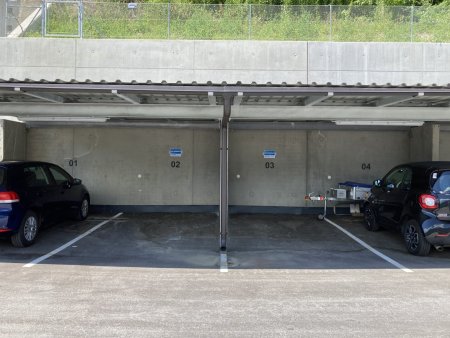 Garagenparkplatz in Vomp - nur drei überdachte Parkplätze verfügbar mit E-Option