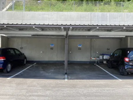 Garagenparkplatz in Vomp - nur drei überdachte Parkplätze verfügbar mit E-Option