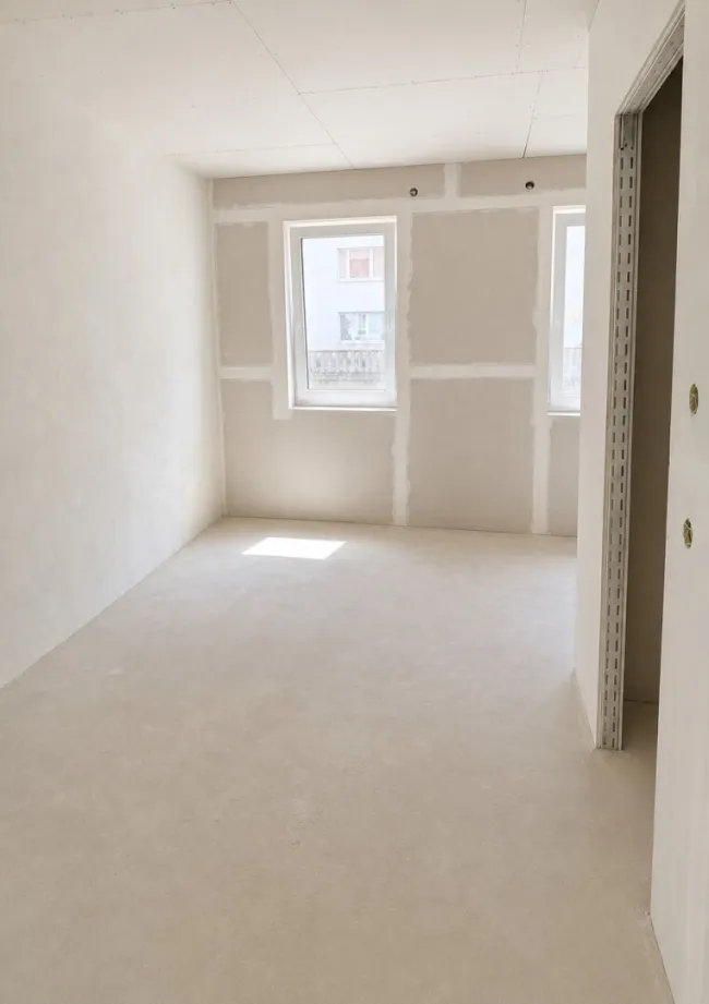 Provisionsfreie 40 m² Altbau-Erstbezug-Wohnung inklusive Einbauküche, U-Bahn fußläufig erreichbar - Bild