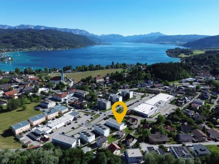 Attersee-Feeling pur trifft Wohnkomfort! Exklusive Maisonette-Wohnung mit Eigengarten und Tiefgaragenstellplatz in begehrter Lage von Seewalchen Zentrum