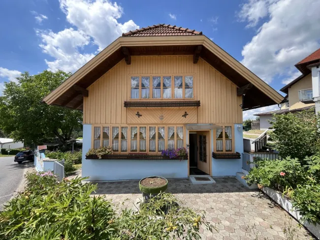 Preis–Hit! Gepflegtes Landhaus mit Charme liebevoll gepflegtem Garten & Gartenhäuschen Puchkirchen am Trattberg - Bild