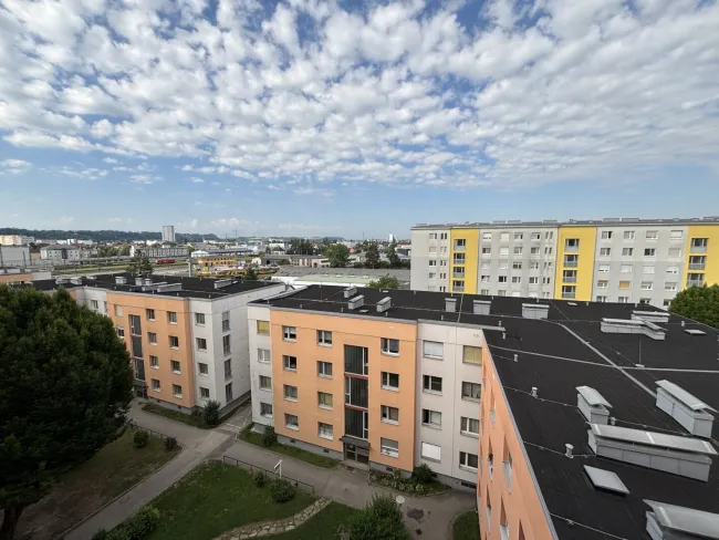 Hammerpreis! 82 m² 3-Zimmer-Wohnung mit Traum-Fernblick & Aufzug Südtirolerstraße in Wels - Titelbild