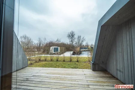 Wohnen am Wasser: Maisonette mit Garten, Hafenblick & 5 Zimmern am Segelhafen West