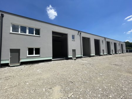 Betriebs-/Produktions- oder Lagerhallen mit Flächen von 59 - 175 m² im Gewerbepark Rüstorf / Schwanenstadt zu verkaufen / vermieten (Top 14c)