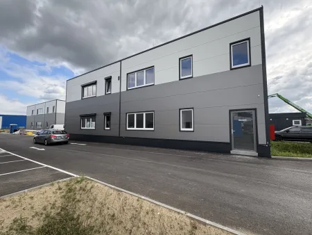 Betriebs-/Produktions- oder Lagerhallen mit Flächen von 47 - 238 m² im Grünwallpark Ansfelden zu verkaufen / vermieten (Top 05b)
