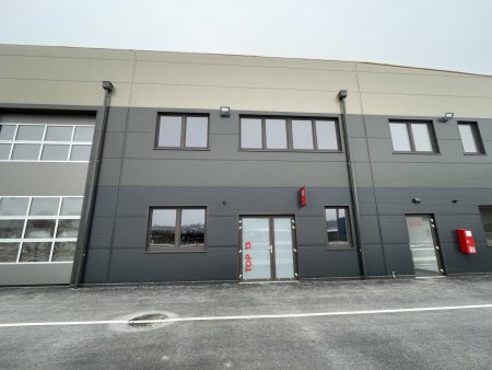 Sofortbezug an der A1 ca. 176 m² Büro-/ Ordinations-/ Lagerfläche auf zwei Ebenen im Gewerbepark Ansfelden zu vermieten (Top 13)