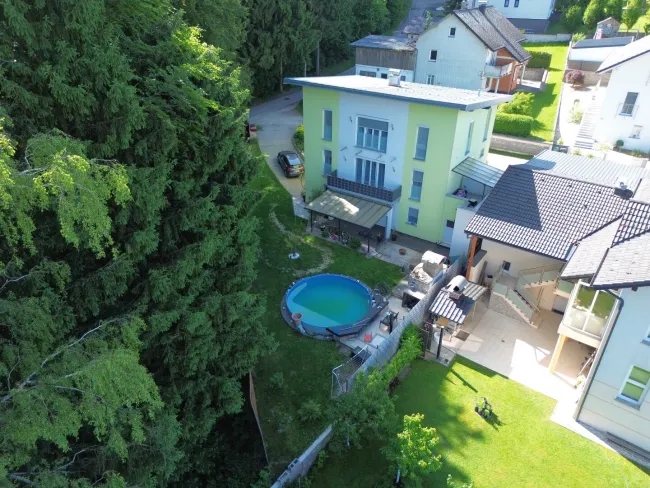 COMING SOON! Charmantes Einfamilienhaus mit sonniger Terrasse, Balkon und Pool in attraktiver Lage in Vöcklabruck / Vornbuch - Bild