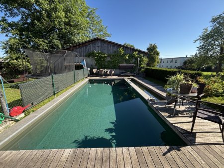 Großzügiges Mehrfamilienhaus mit Traum-Pool, Dachterrasse, Kachelofen, Balkon & Terrasse vielseitig nutzbar Lindacher Straße / Roitham