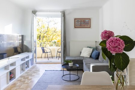 Sympathische Balkonwohnung zum grünen Innenhof – Stadtleben & Erholung vereint