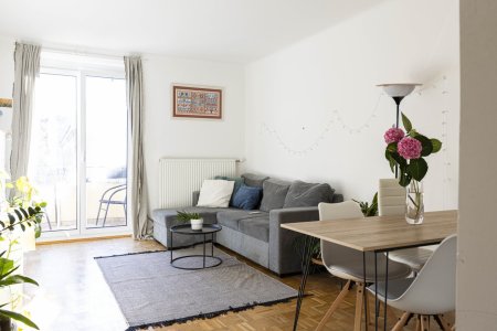Sympathische Balkonwohnung zum grünen Innenhof – Stadtleben & Erholung vereint