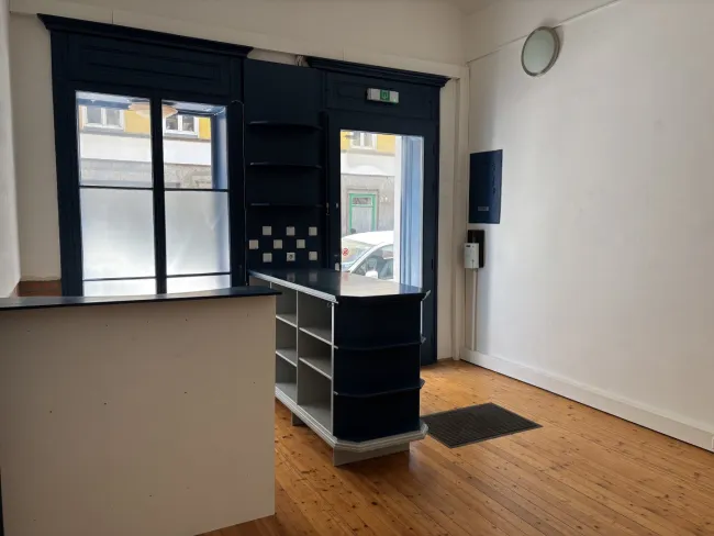 Vielseitig nutzbares Geschäftslokal mit beheizbarem Kellerraum nahe Mariahilfer Straße - Titelbild