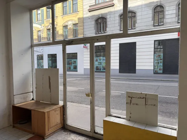 Rohdiamant in der Gumpendorfer Straße – 104 m² Geschäftslokal zur freien Gestaltung - Titelbild