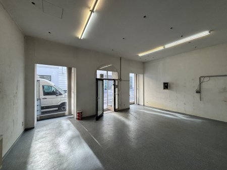 Gestalten Sie Ihr Traumgeschäftslokal frei – Seltene Chance in Top-Frequenzlage in der Gumpendorfer Straße