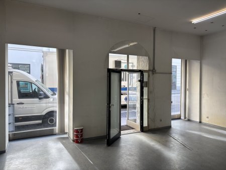 Gestalten Sie Ihr Traumgeschäftslokal frei – Seltene Chance in Top-Frequenzlage in der Gumpendorfer Straße