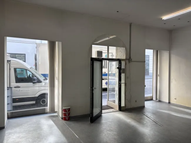 Gestalten Sie Ihr Traumgeschäftslokal frei – Seltene Chance in Top-Frequenzlage in der Gumpendorfer Straße - Bild