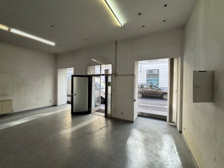 Gestalten Sie Ihr Traumgeschäftslokal frei – Seltene Chance in Top-Frequenzlage in der Gumpendorfer Straße