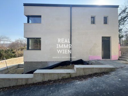 ! AKTIONSVERKAUF ! ~ exklusive Chance ~ Erstklassige Luxusvilla: Modernes Design und private Pool-Oase