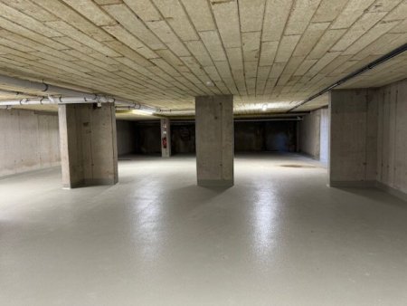 Neuwertige Tiefgarage - 2 Stellplätze in Ebelsberg zu vermieten!