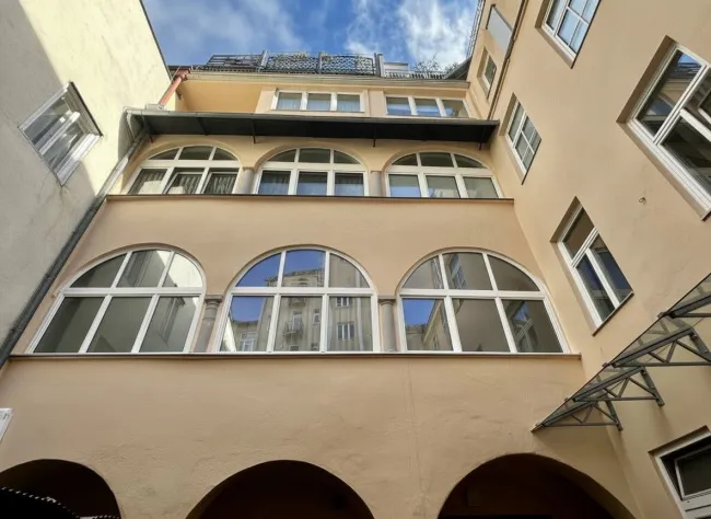 renovierungsbedürftige Wohnung im Altstadtzentrum von Klagenfurt zu kaufen! - Titelbild