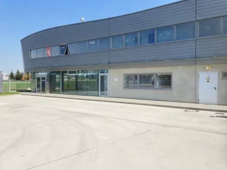 Büroflächen inkl. Lager und Parkplätzen in bester Gewerbe/Industrielage zu mieten!