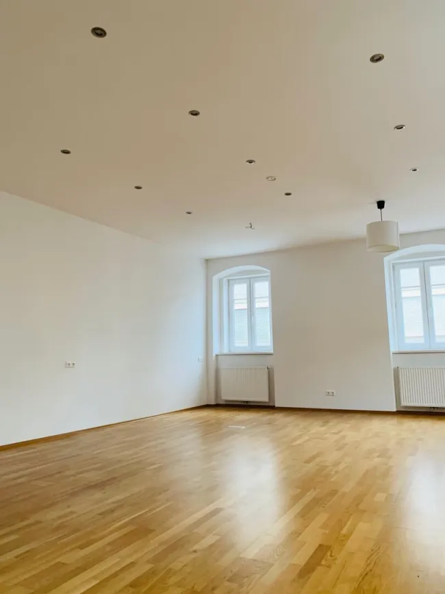 Exklusiv renovierte Bürofläche zu mieten! - Bild