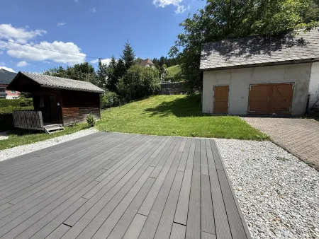 Charmantes Wohnhaus mit Nebengebäude, Gartenhaus und Carport!