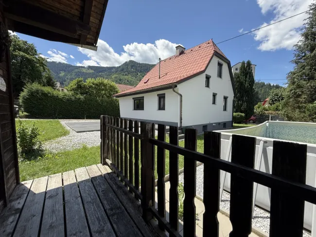 Charmantes Wohnhaus mit Nebengebäude, Gartenhaus und Carport! - Bild