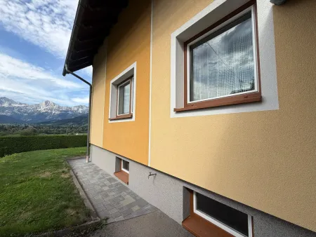 Gepflegtes Wohnhaus mit Nebengebäude, Garage, voll unterkellert, in Admont mit traumhaftem Bergblick